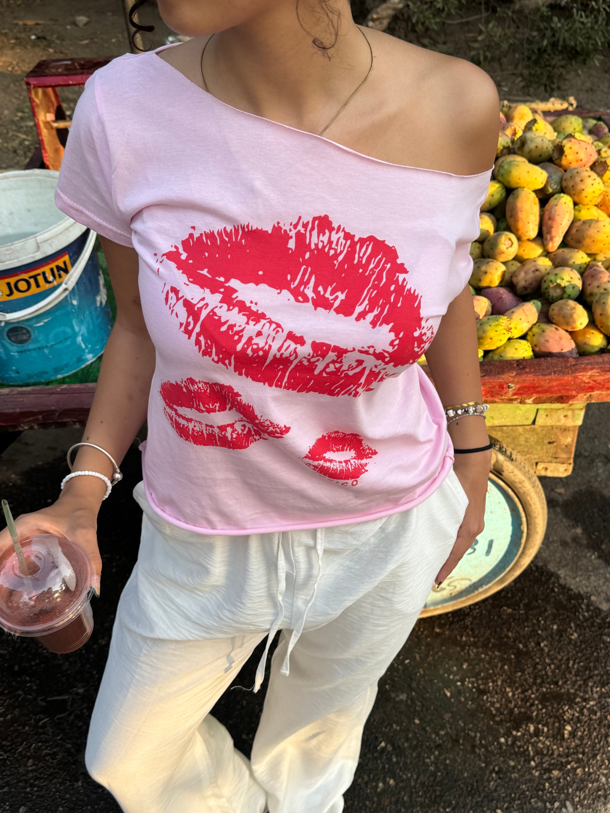 the kiss me off-shoulder