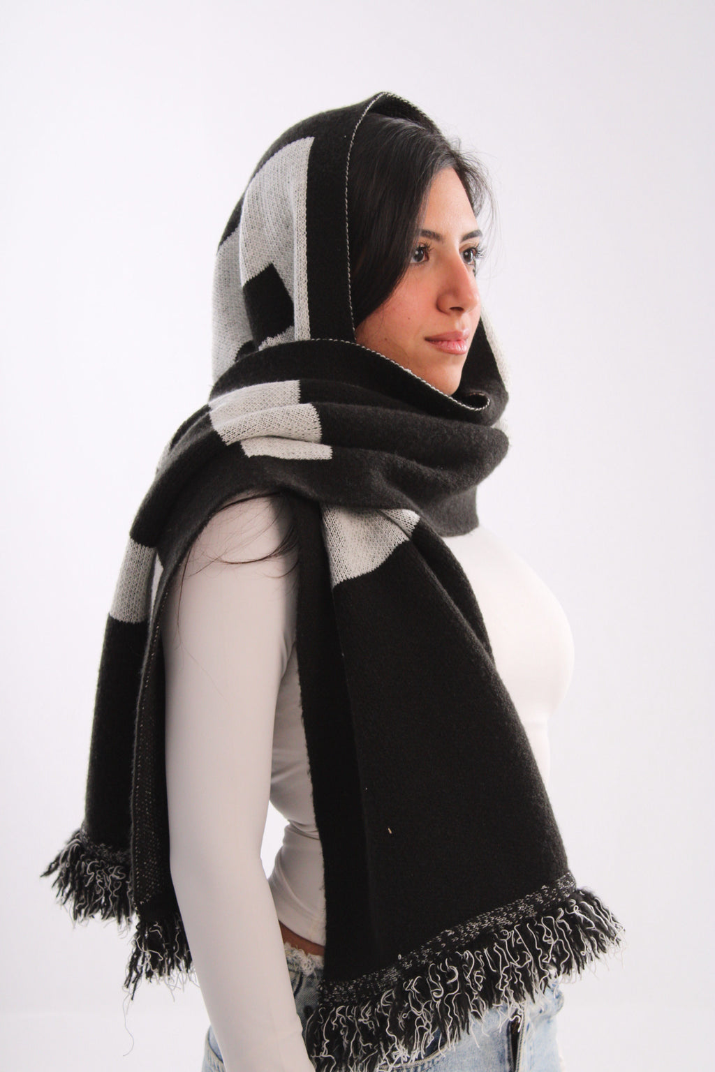 the “it girl” scarf - black