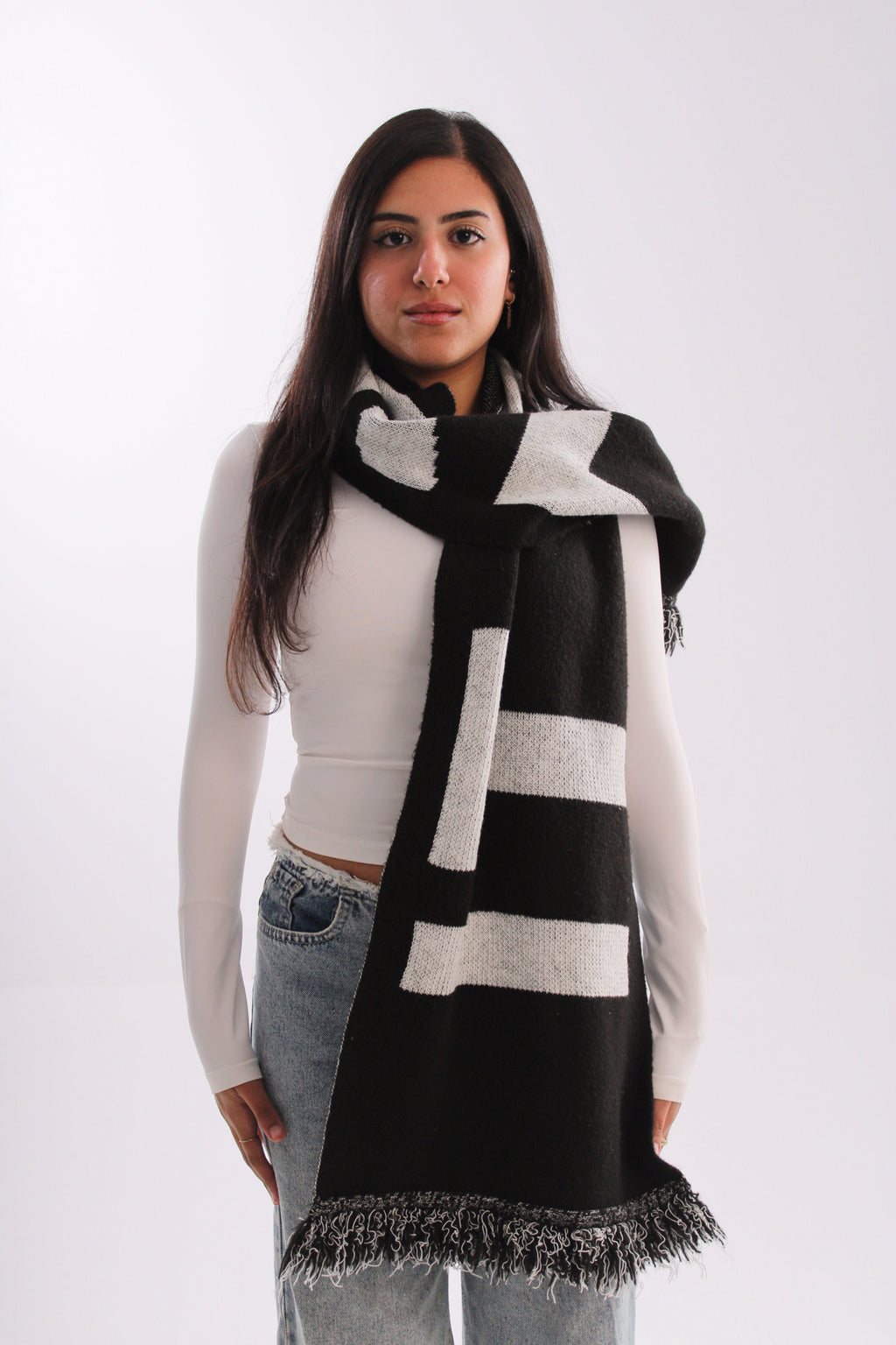 the “it girl” scarf - black